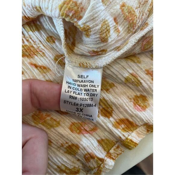 andree by unit / savanna jane South Beach Embroidered Top Women’s Sz 3X - Picture 5 of 5